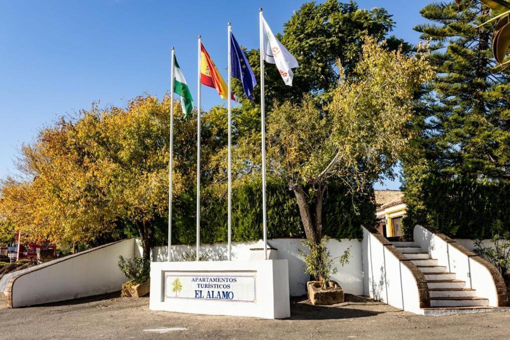 Complejo Turistico El álamo Casa de hóspedes 2*